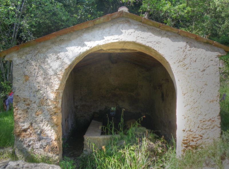 20090501_1527-0793_1-Lavoir.jpg