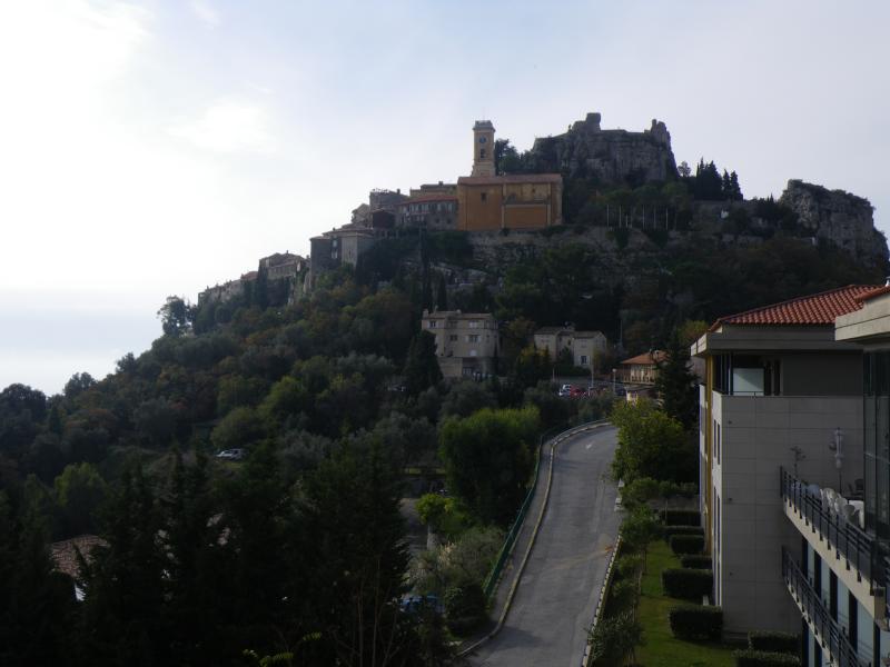 101107_1107-7338-Eze_Village.jpg