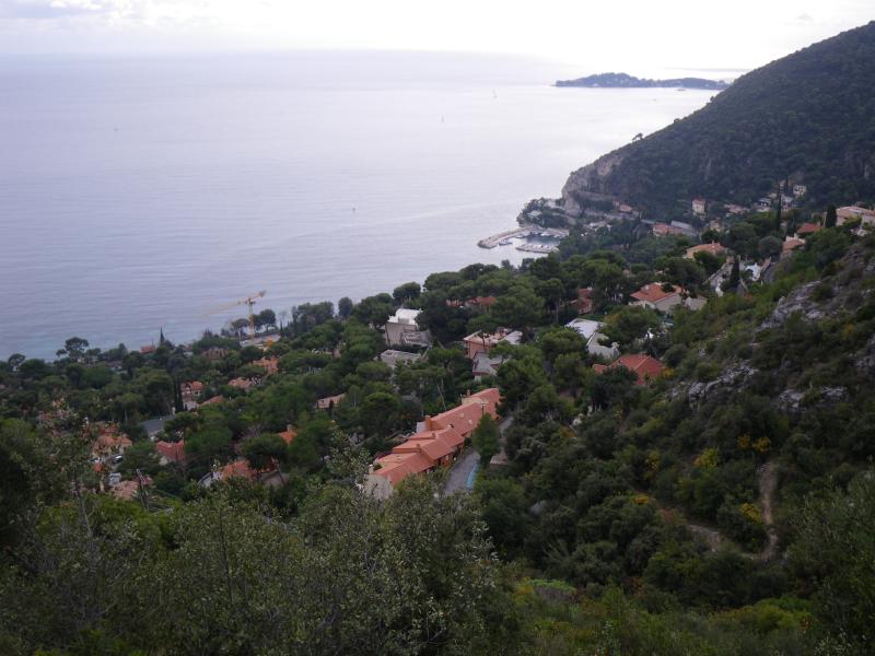 101107_1252-7352-Eze_Bord-de-Mer.jpg