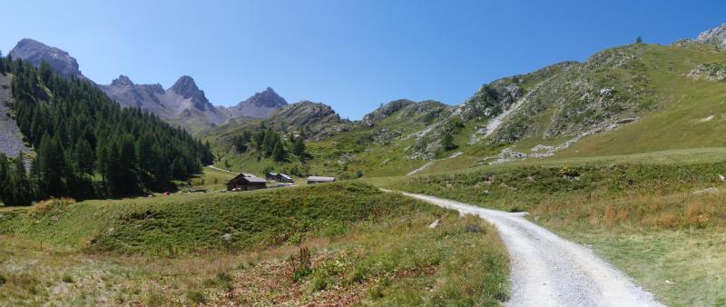 110820_1215-8745_4-Chalets_de_Clapeyto.jpg