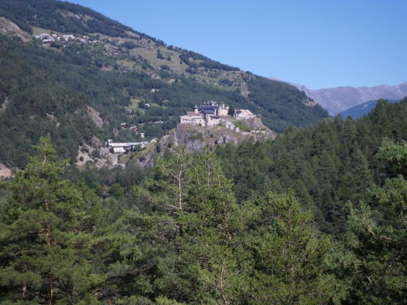 110828_1436-9190-Chateau_Queyras.jpg